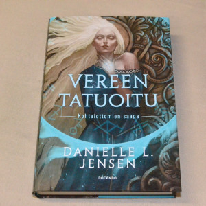 Danielle L. Jensen Vereen tatuoitu